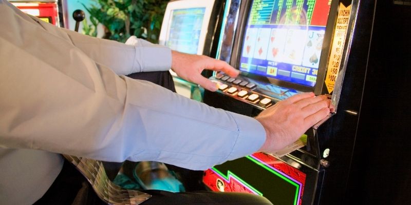 Video Poker – Game Giải Trí Điện Tử Kết Hợp Bài Cổ Điển